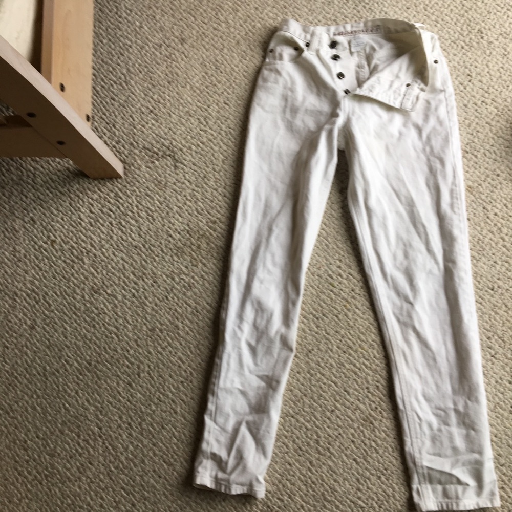vintage high waisted white mom jeans with buttons